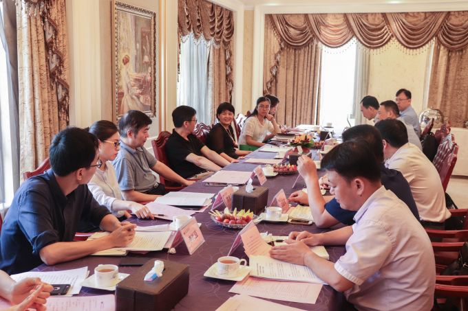 2.会议现场.jpg